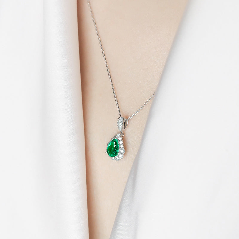 0.5ct Natural Emerald and Diamond 18k White Gold Pendant Necklace