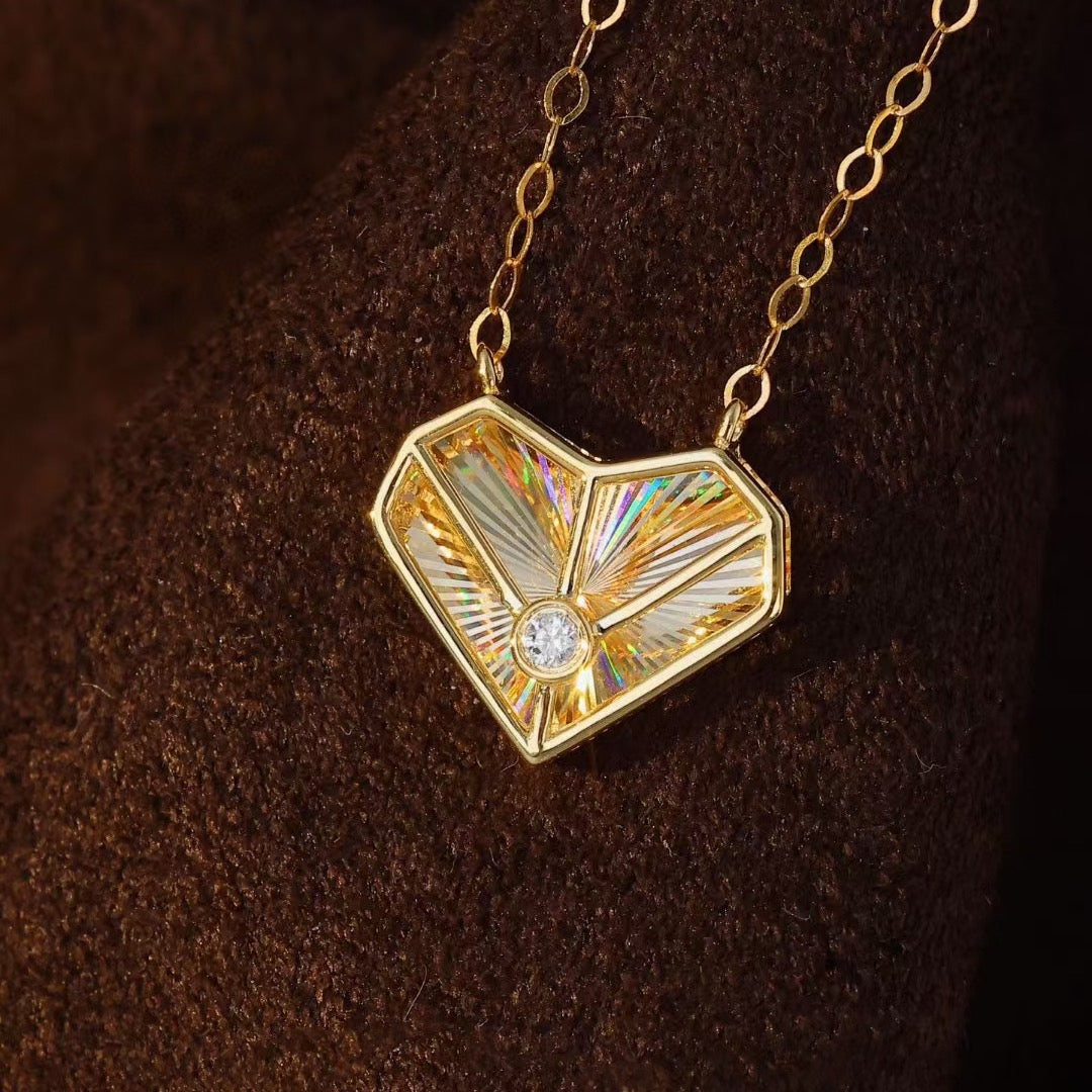 18k Gold Heart Necklace with Diamond