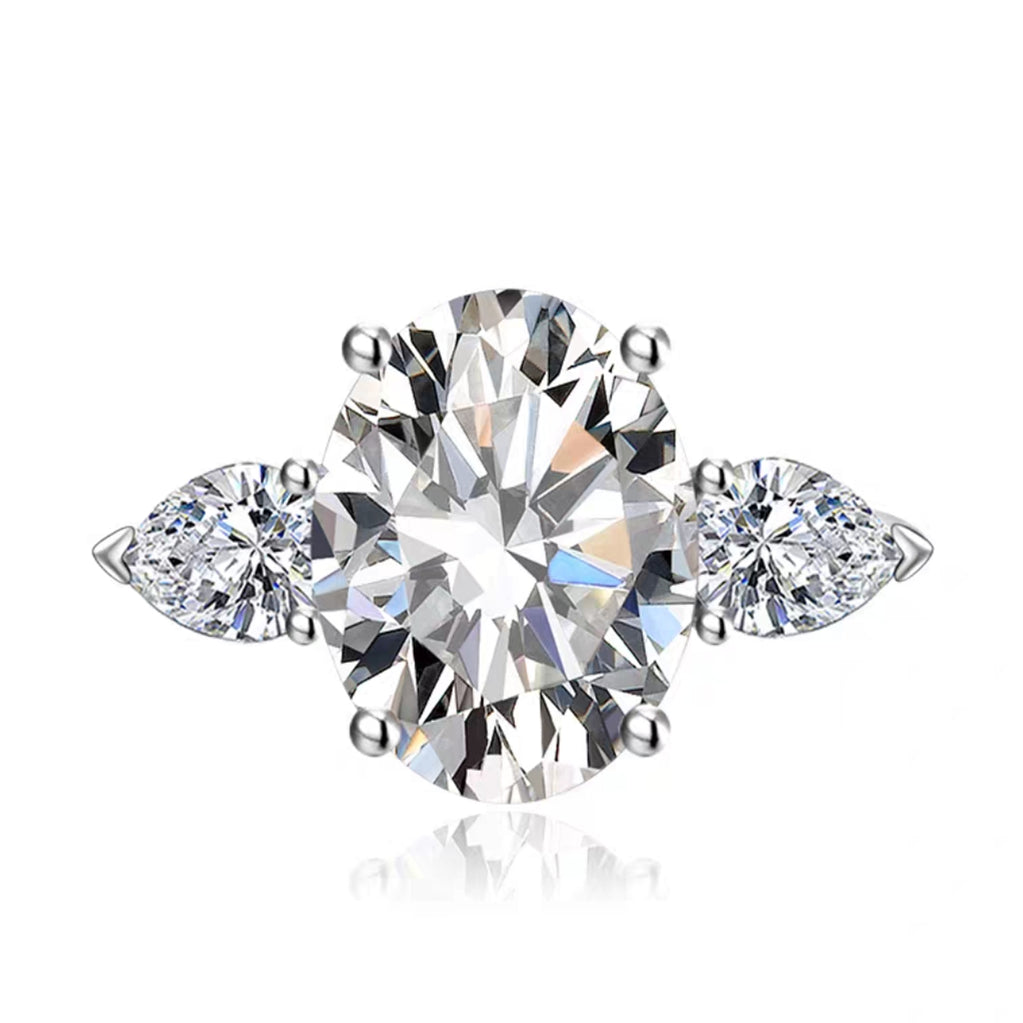 18k Gold Ring with Lab-Created 2ct Diamond