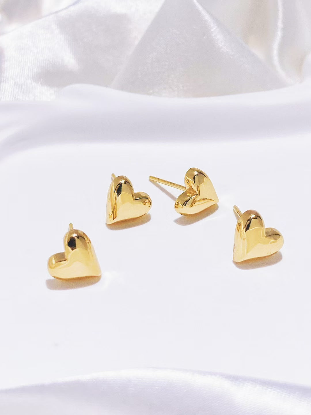 18k Gold Heart Earstuds