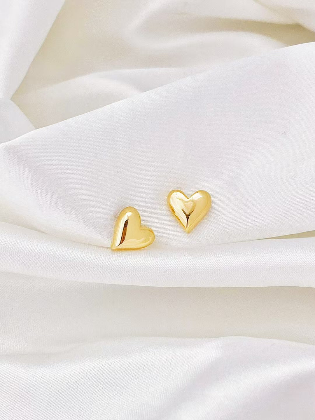 18k Gold Heart Earstuds