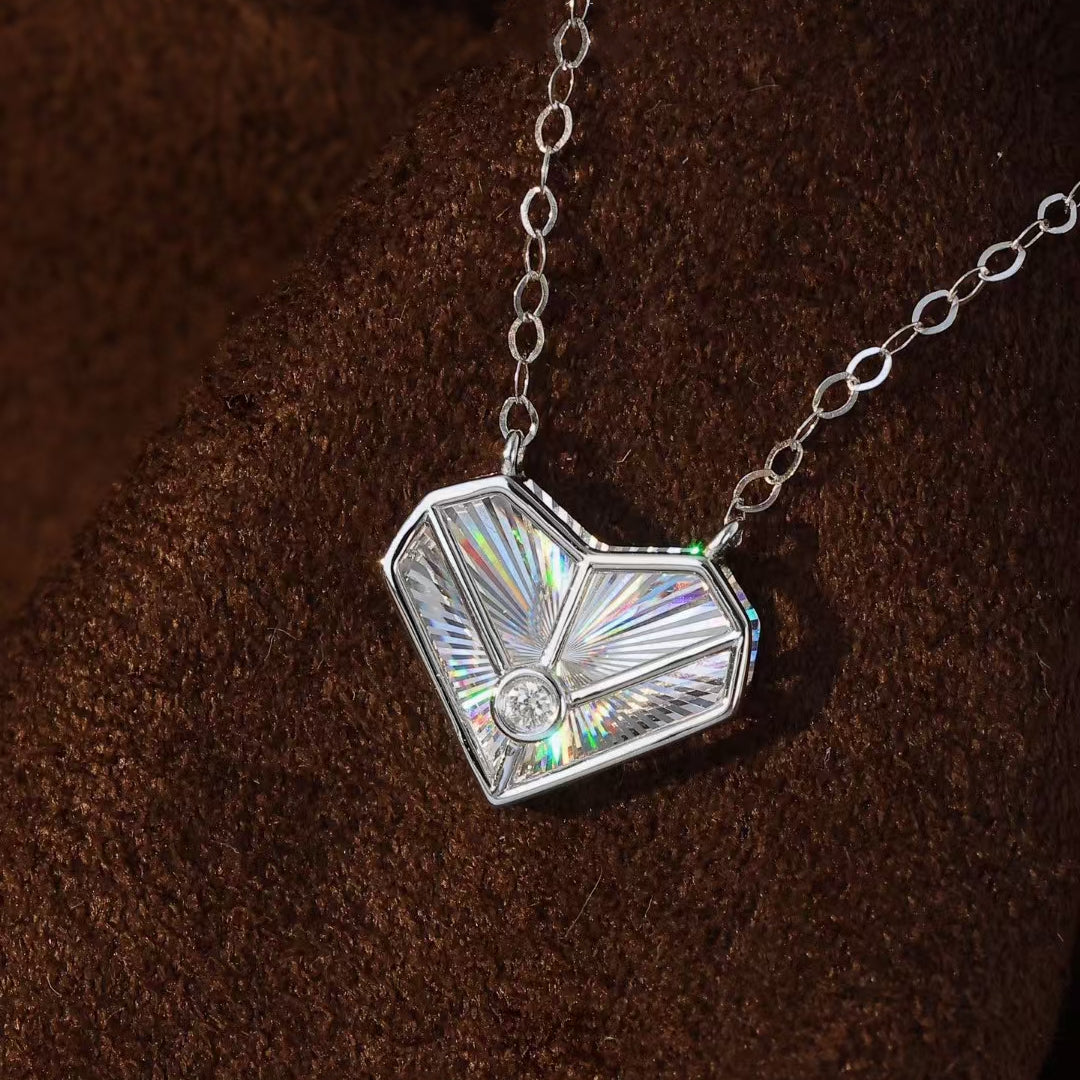 18k Gold Heart Necklace with Diamond