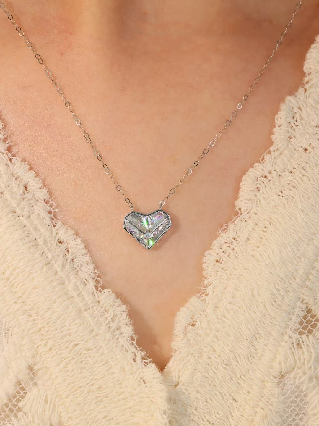 18k Gold Heart Necklace with Diamond