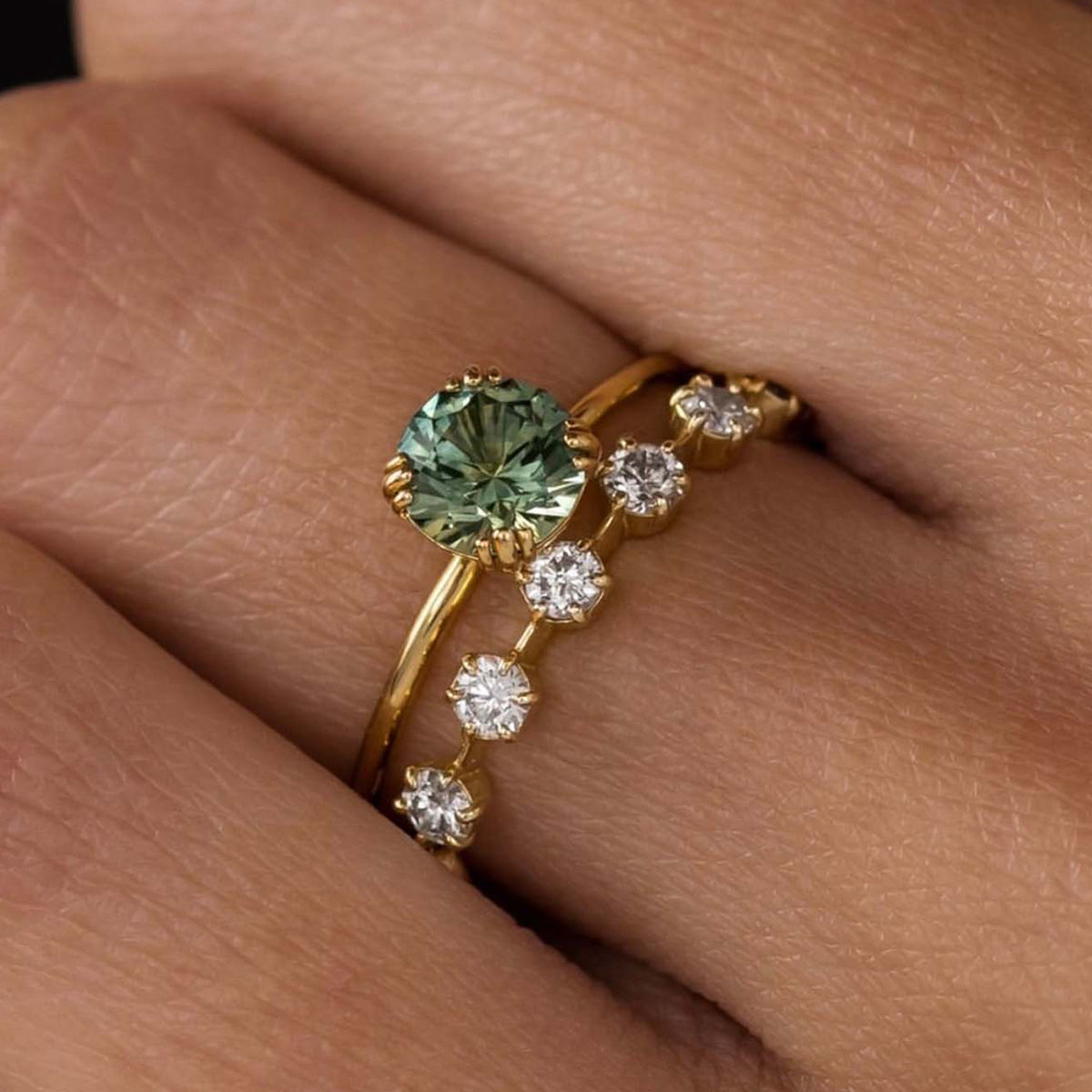 18k Gold-covered 925 Silver Paired Rings with 1ct Green Moissanite