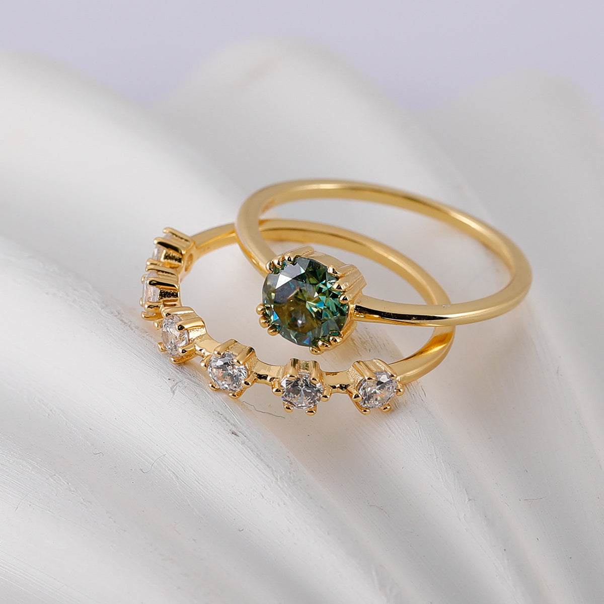 18k Gold-covered 925 Silver Paired Rings with 1ct Green Moissanite