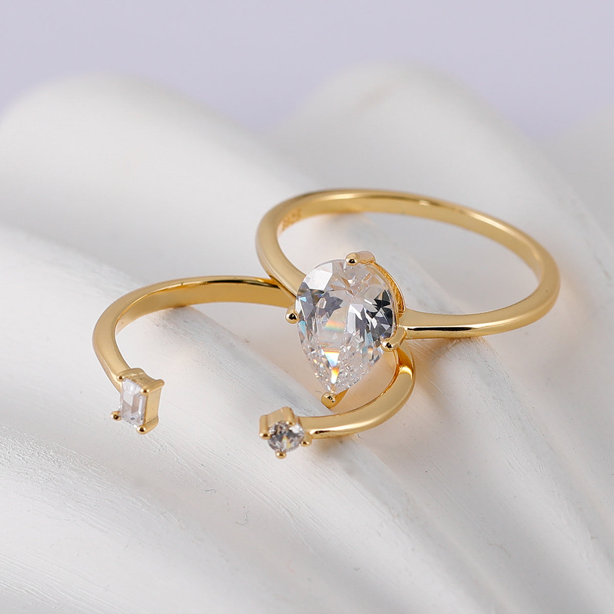 18k Gold-covered 925 Silver Paired Rings with a 2.5ct Moissanite