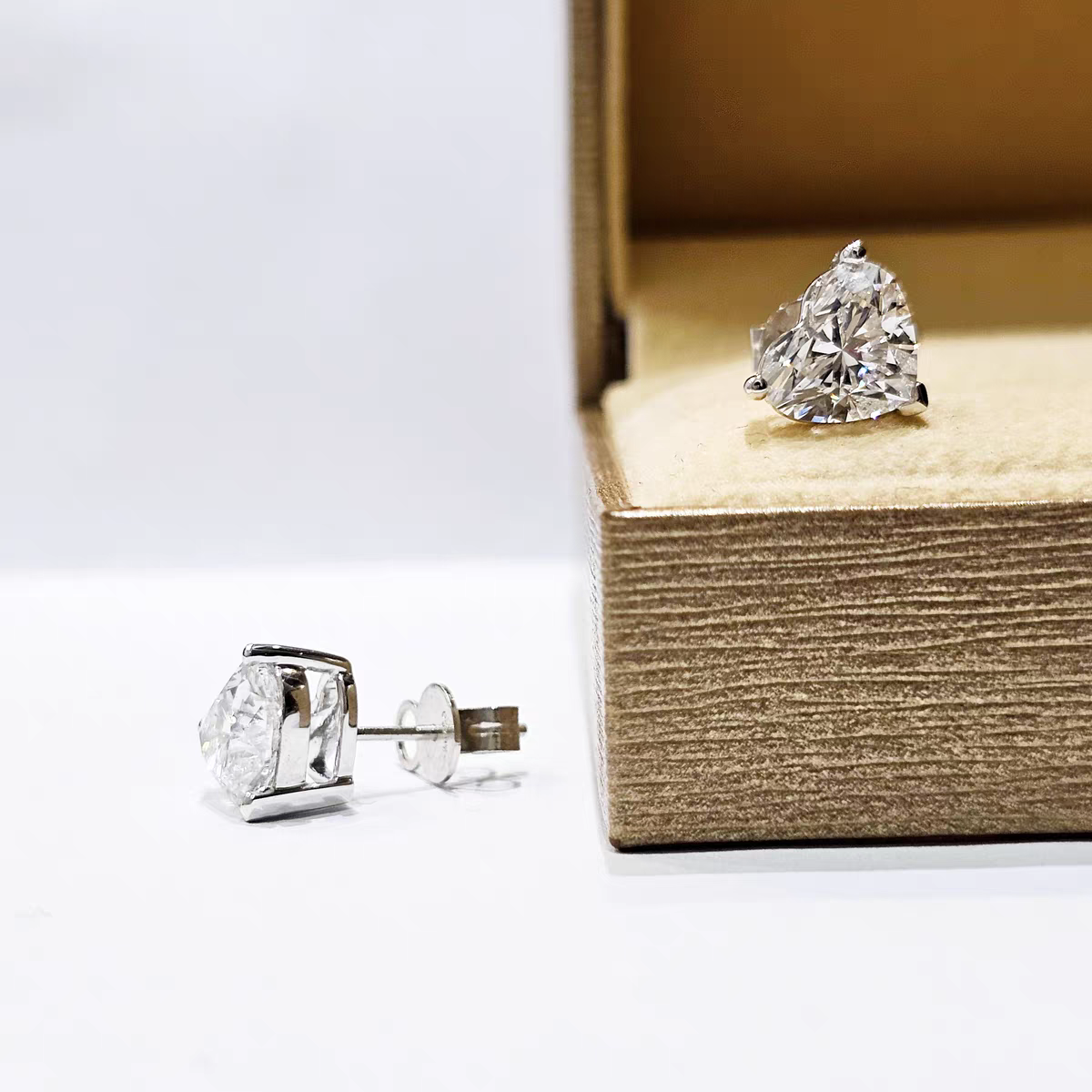 4ct Lab-Created Diamond 18k Gold Heart Earstuds