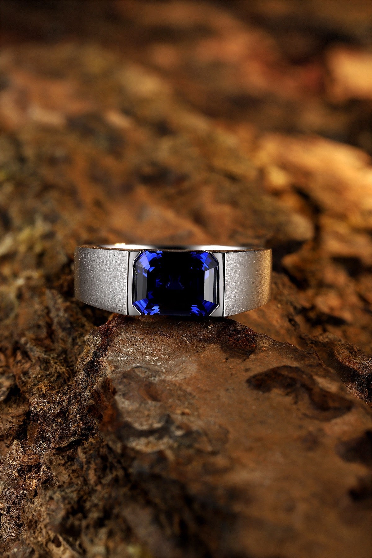 925 Silver Ring with 3.5ct Lab-Created Blue Sapphire