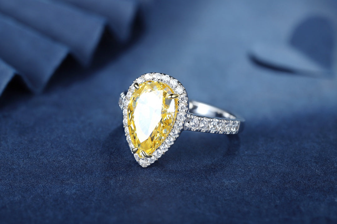 925 Silver Ring with Yellow Zircon