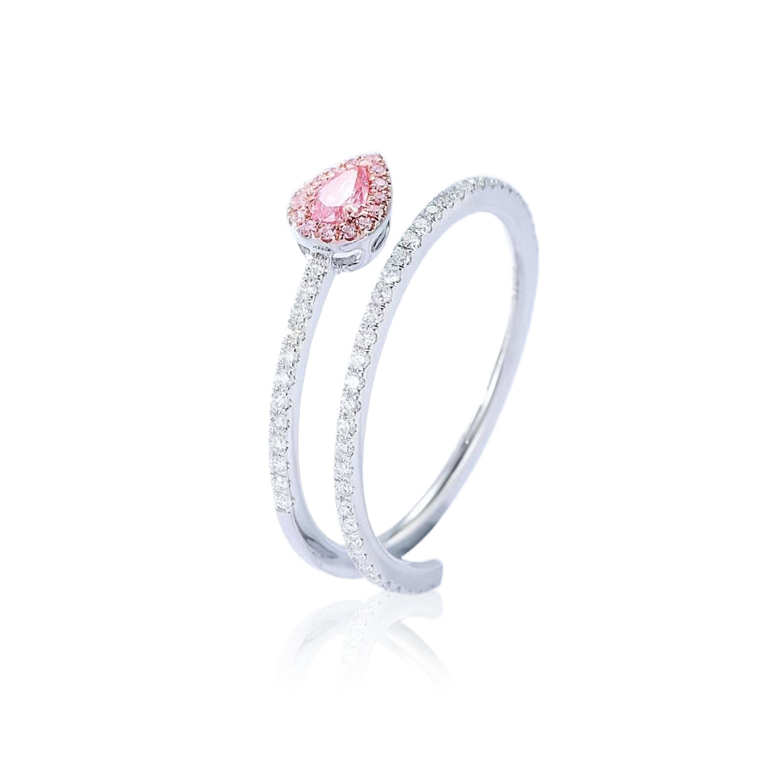 18k Gold Ring with Pink Diamond and Clear Diamonds