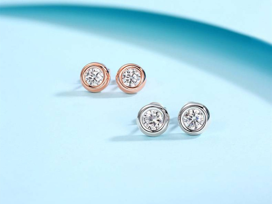 18K Gold and Lab-Created 0.5ct Diamond Earstuds