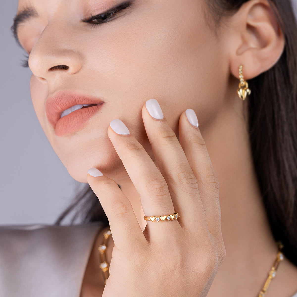18k Gold-Covered 925 Silver Half-Band Hearts Ring with Moissanites