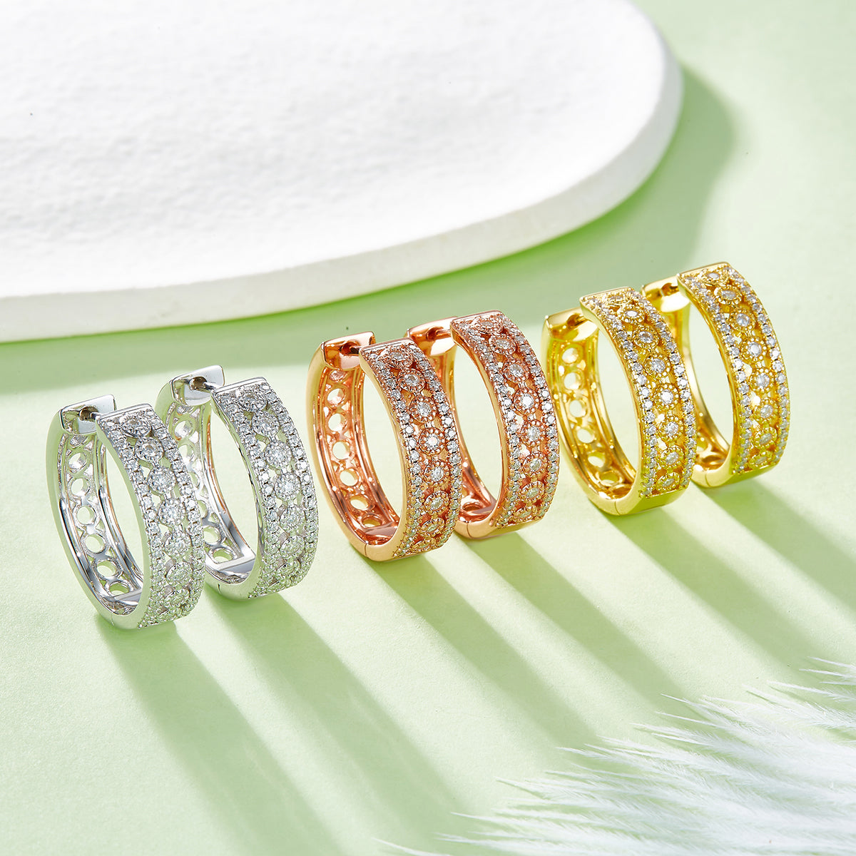 Hoop Earrings in 18k Gold covered 925 Silver with Mossanites