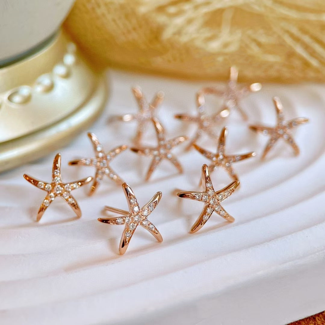 18k Gold Starfish-Shaped Ear Studs with Diamonds