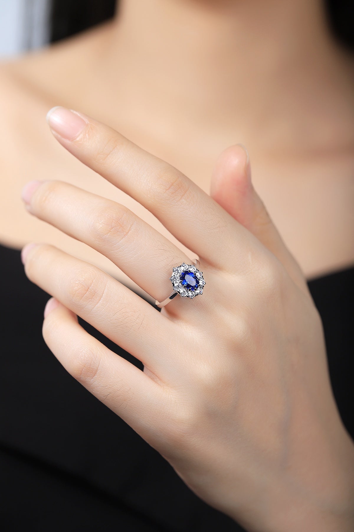 925 Silver Ring with 4.6ct Lab-Created Sapphire