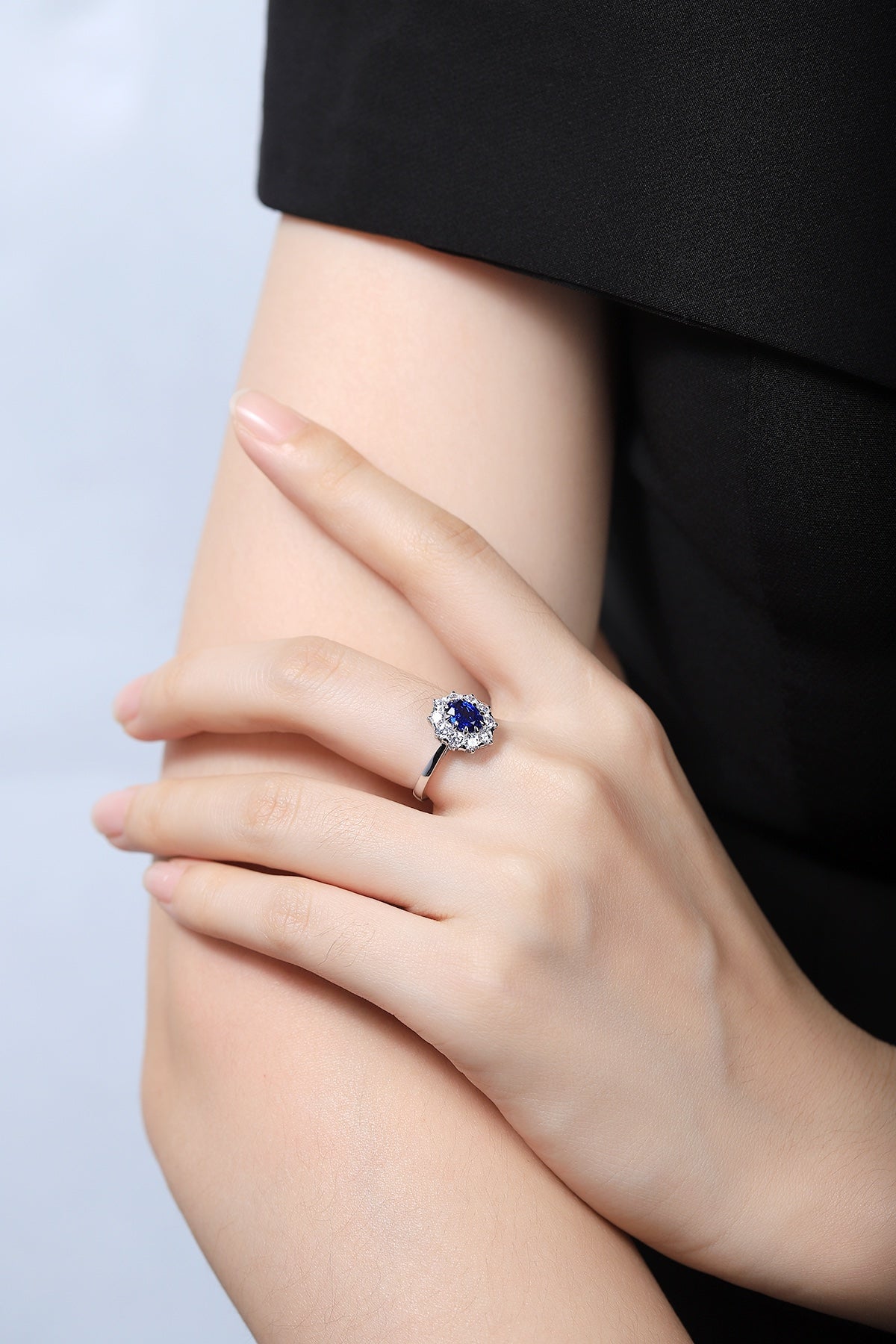 925 Silver Ring with 4.6ct Lab-Created Sapphire