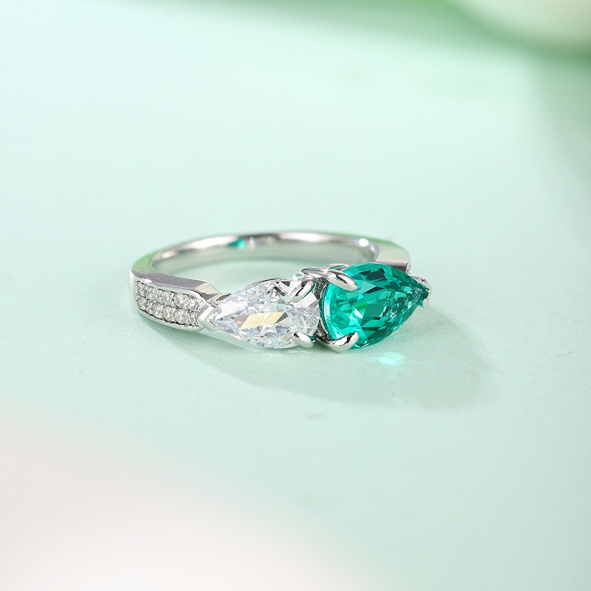 925 Silver Ring with Lab-Created 1.2ct Emerald and Zircons