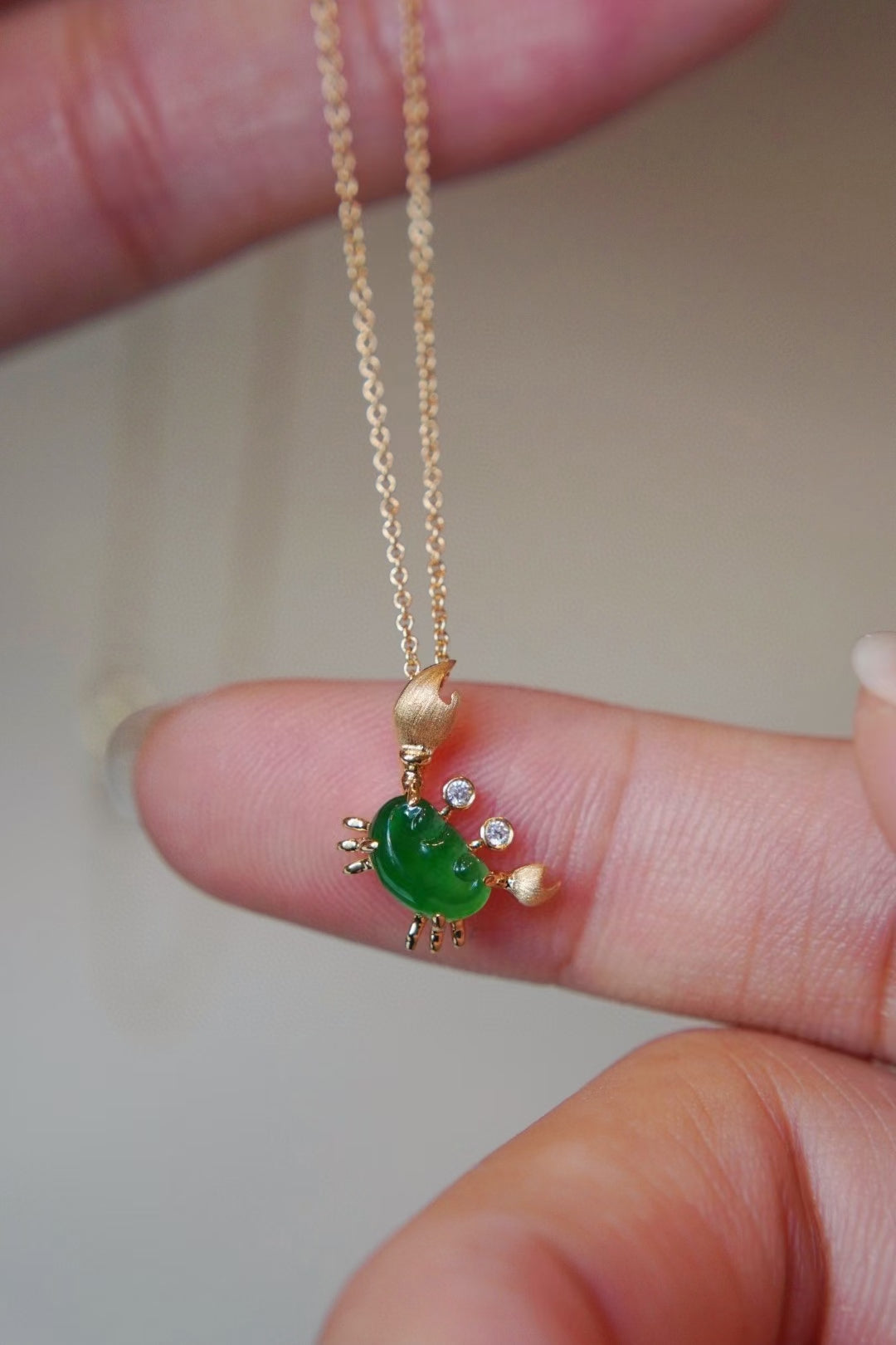 18k Gold Necklace with Jade, Gold and Diamond Crab