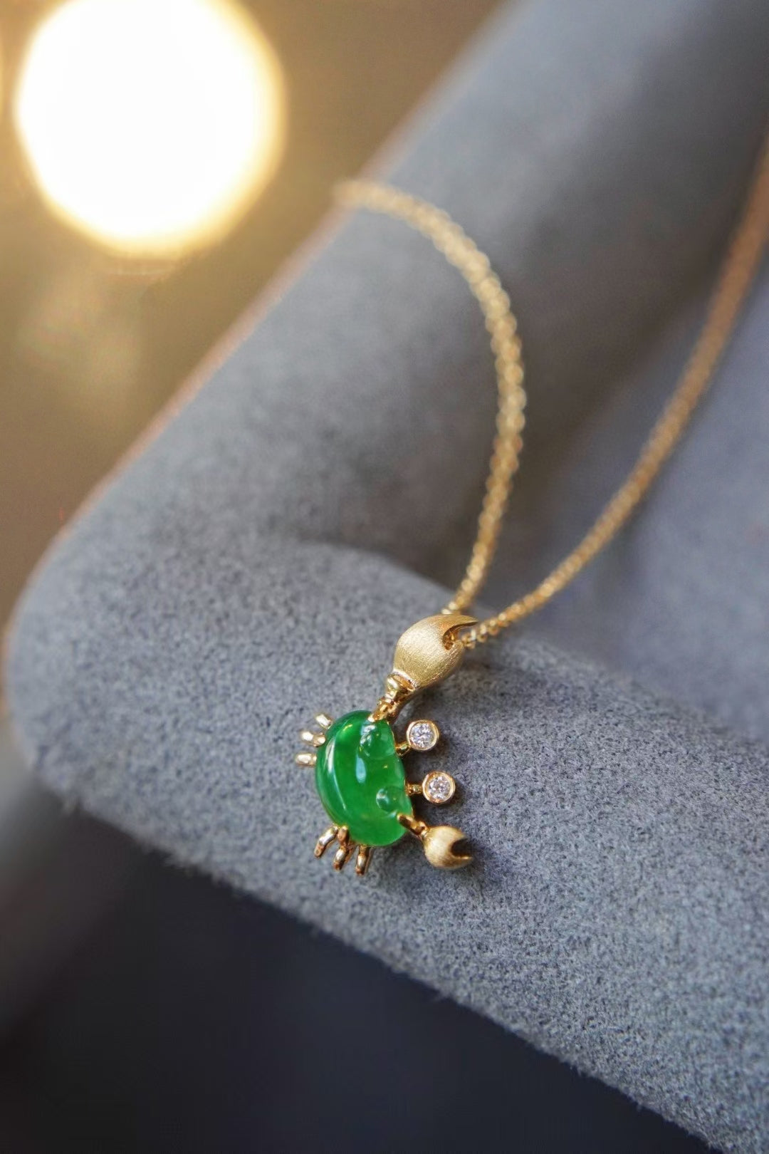 18k Gold Necklace with Jade, Gold and Diamond Crab