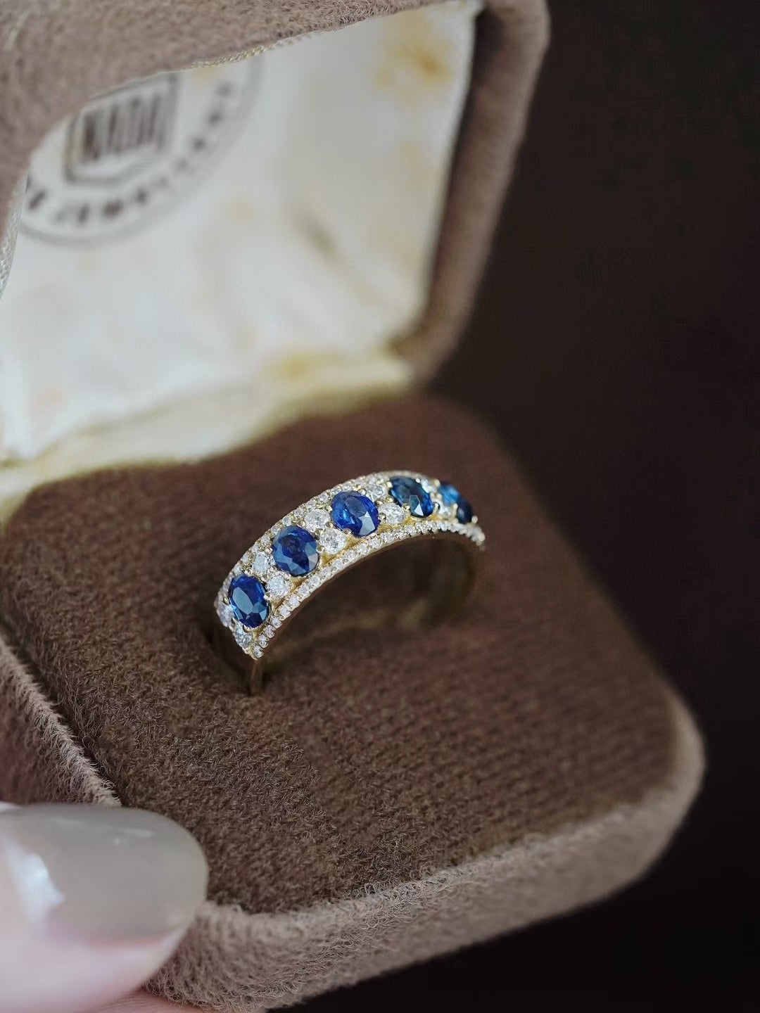 18k Gold Ring with Diamonds and Sapphires