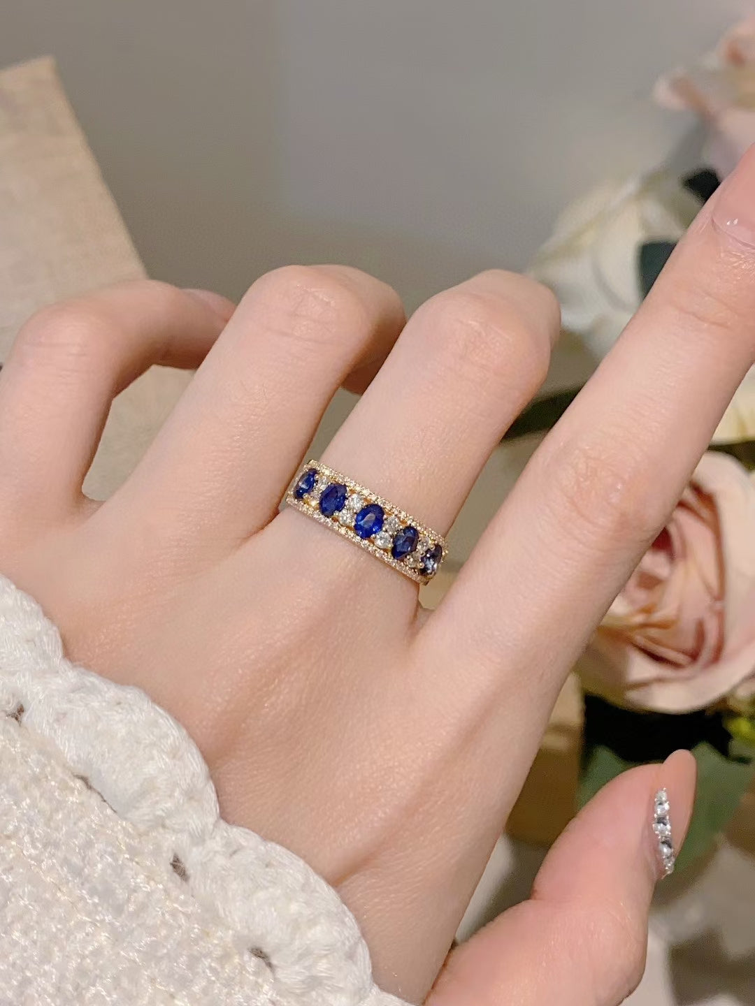 18k Gold Ring with Diamonds and Sapphires