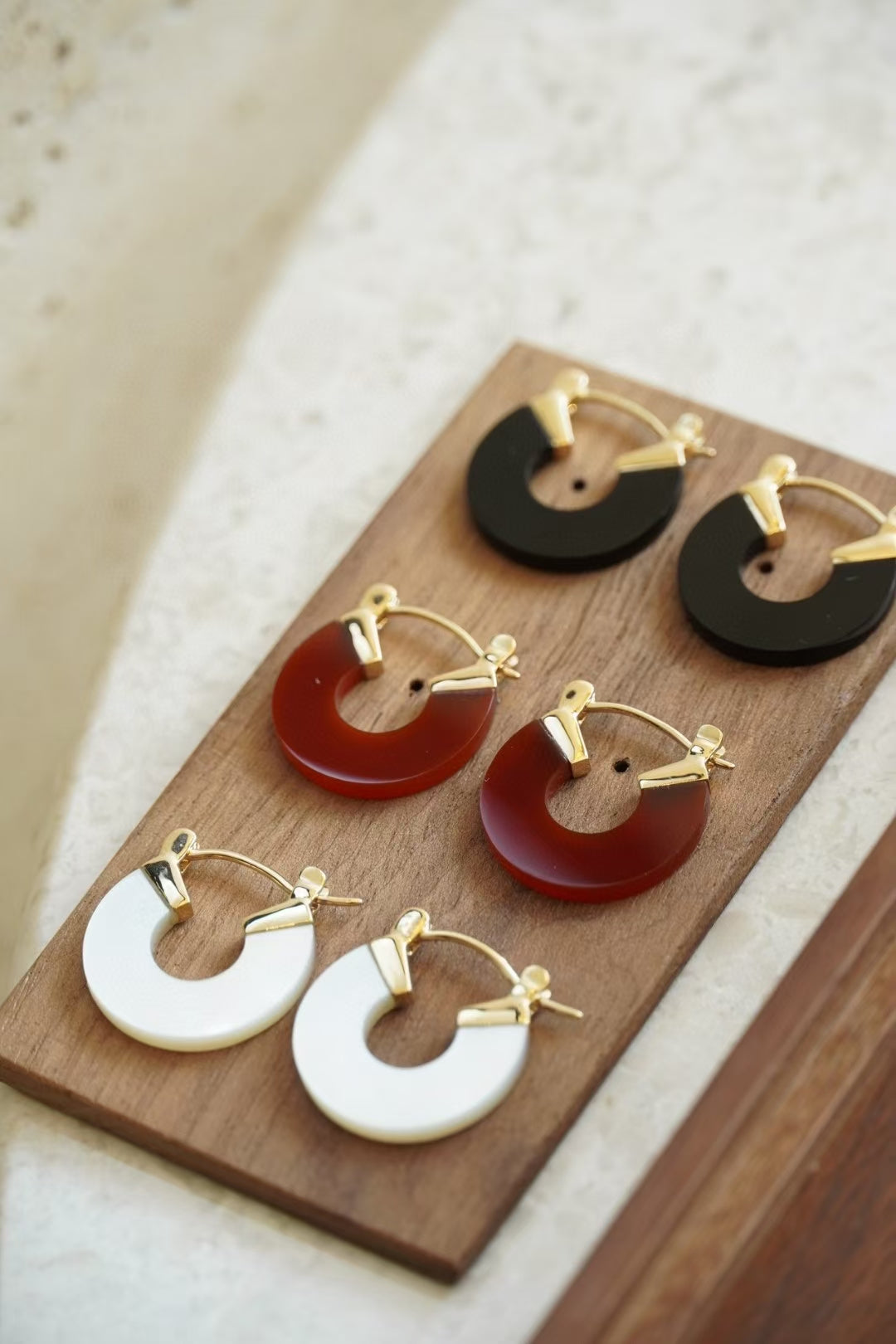 18k Gold and Agate Hoop Earrings