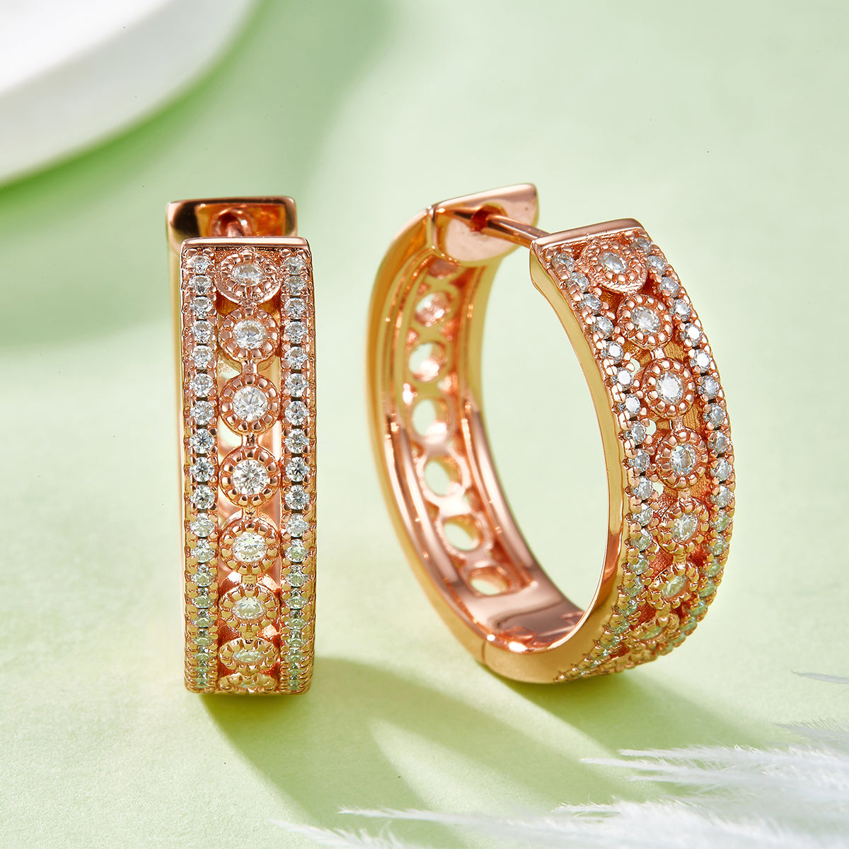 Hoop Earrings in 18k Gold covered 925 Silver with Mossanites